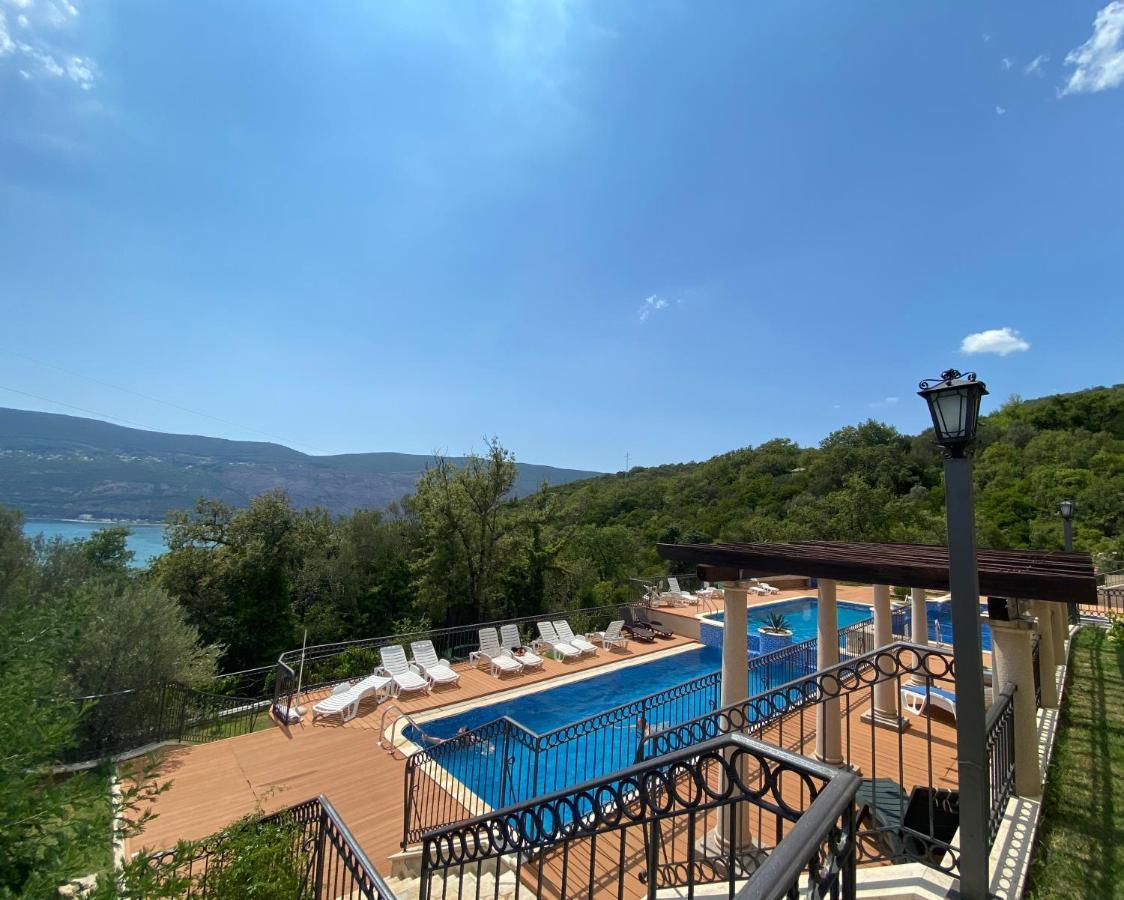 Adria Sea & Mountains Apartment แฮร์เซ็ก-โนวี ภายนอก รูปภาพ