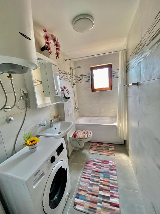Adria Sea & Mountains Apartment แฮร์เซ็ก-โนวี ภายนอก รูปภาพ